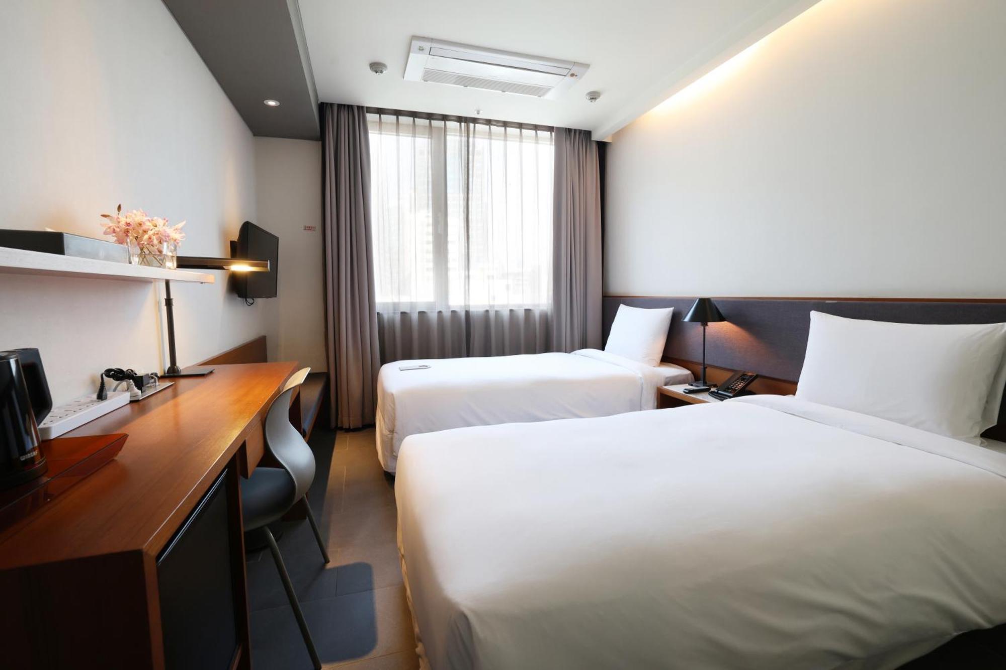 Seoul Hotel Shinshin Myeongdong Exterior foto